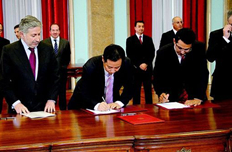 大力推進(jìn)國(guó)際化 收購葡萄牙國(guó)家能源網(wǎng)公司