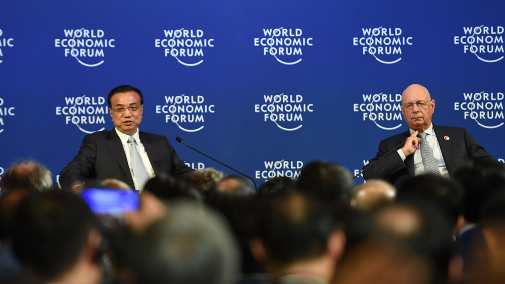 李克強(qiáng)會見出席2015夏季達(dá)沃斯論壇的企業(yè)家代表