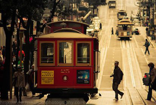 達沃斯為何罕見前呼后擁？