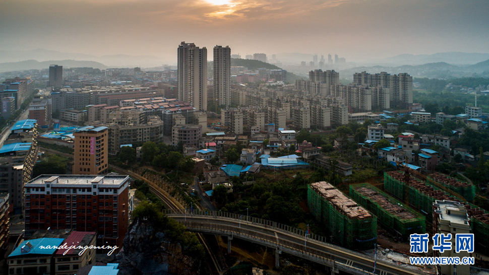 改革開放40年，縣城變化令人驚