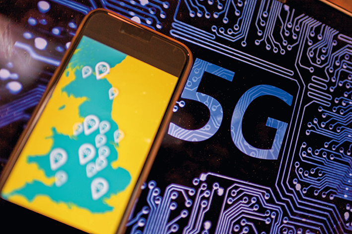 “憤怒誘餌”：英國(guó)反思算法下的情緒陷阱