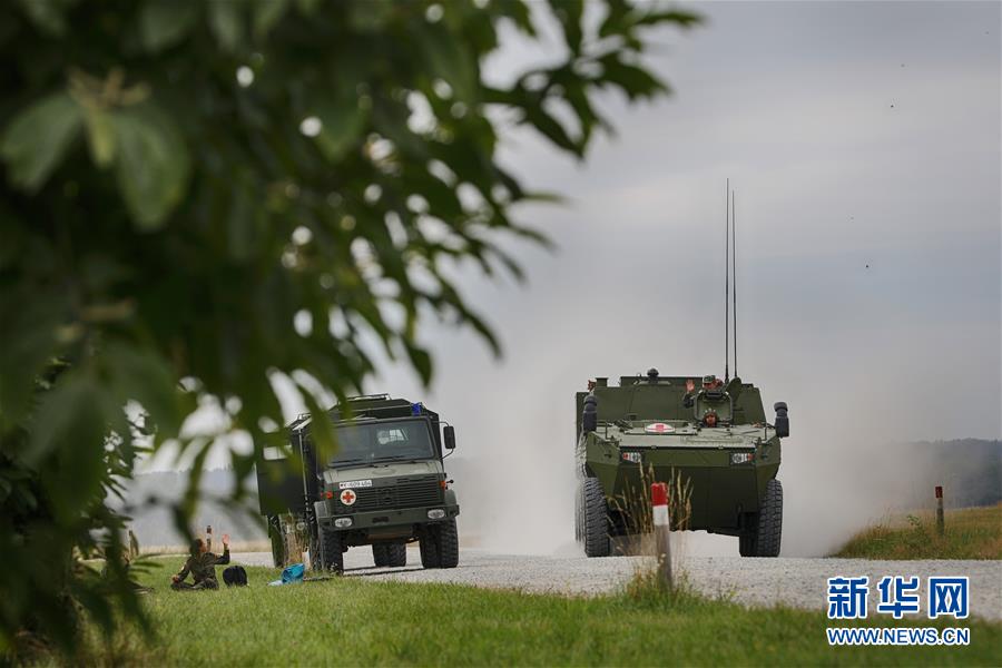 (國際)(1)多國軍官觀摩中德“聯(lián)合救援-2019”衛(wèi)勤實兵聯(lián)合演習