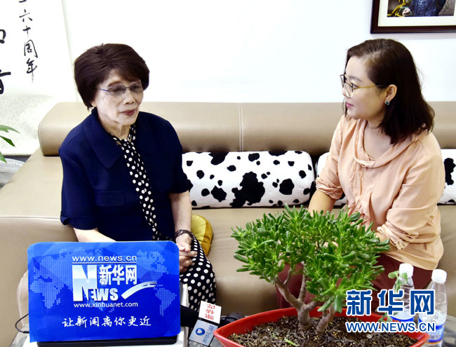 電波永不消逝，隨著時代發(fā)展傳播可能會有多種形式，年輕播音員要不忘初心，在如今優(yōu)越條件下更應(yīng)砥礪自己。
