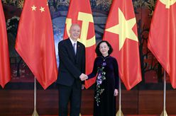 蔡奇同越共中央政治局委員、中央書(shū)記處常務(wù)書(shū)記張氏梅舉行會(huì)談