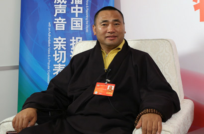 全國(guó)政協(xié)委員東寶仲巴·呼圖克圖做客新華網(wǎng)、中國(guó)政府網(wǎng)兩會(huì)訪談