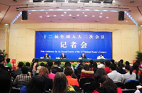 樓繼偉、張少春答記者問(wèn)