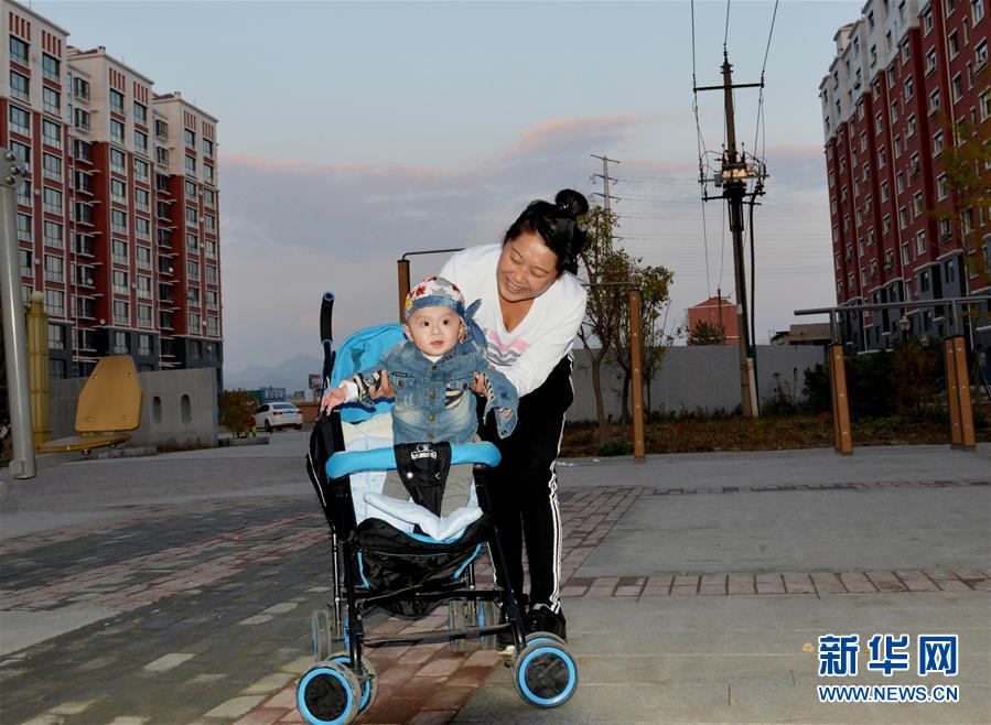 （十九大時(shí)光&middot;圖文互動(dòng)）（3）民生美景令人憧憬　美好生活召喚奮斗&mdash;&mdash;來(lái)自基層蹲點(diǎn)現(xiàn)場(chǎng)的報(bào)道 