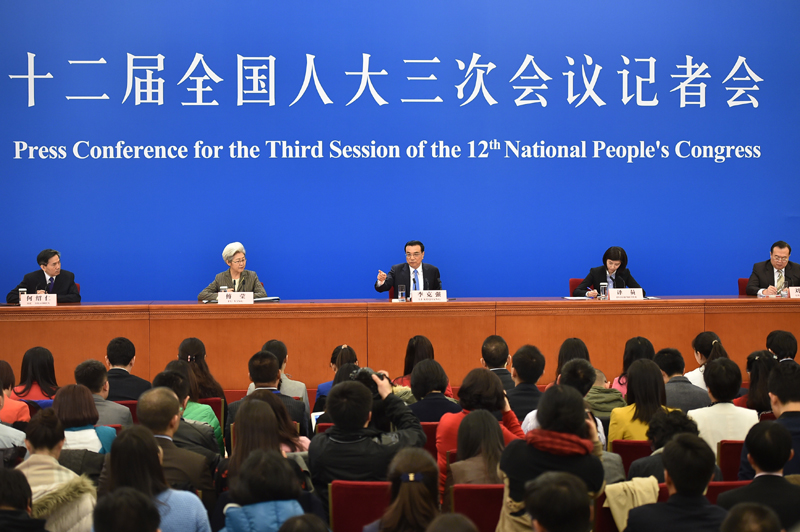 3月15日，國務(wù)院總理李克強在北京人民大會堂與中外記者見面，并回答記者提問。新華社記者 李然 攝
