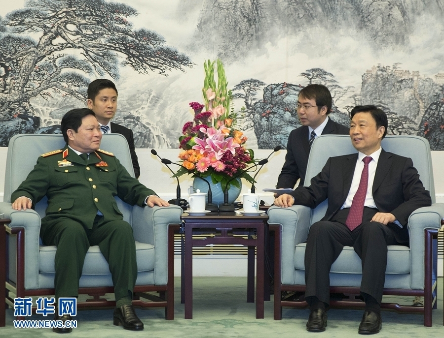 8月29日，中共中央政治局委員、國家副主席李源潮在北京會見越南共產(chǎn)黨中央政治局委員、國防部長吳春歷。 新華社記者丁林攝
