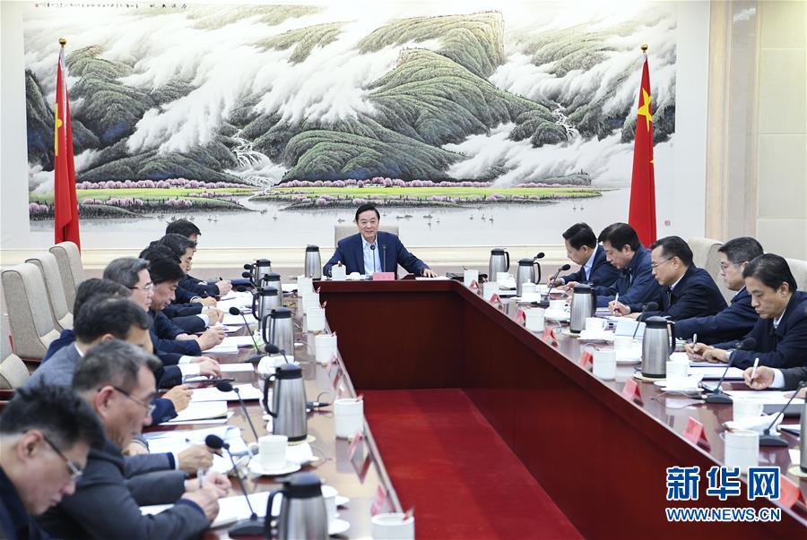 2月24日，中共中央政治局委員、中央書記處書記、中宣部部長劉奇葆出席國家高端智庫理事會擴(kuò)大會議。 新華社記者 張領(lǐng) 攝