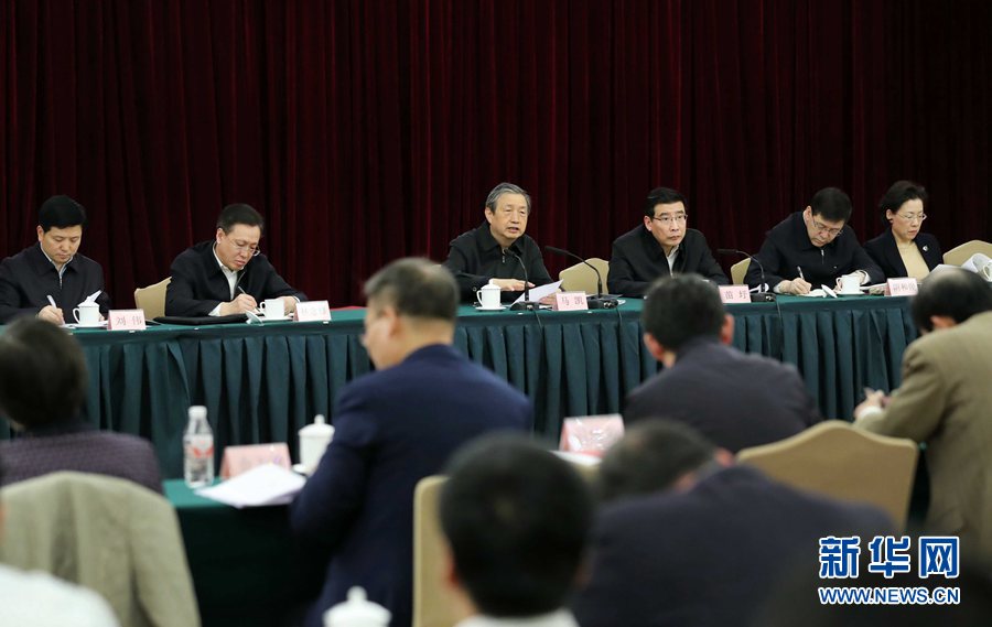 2月28日，國家新材料產(chǎn)業(yè)發(fā)展專家咨詢委員會成立大會在北京召開。中共中央政治局委員、國務(wù)院副總理、國家新材料產(chǎn)業(yè)發(fā)展領(lǐng)導(dǎo)小組組長馬凱出席會議并講話。新華社記者劉衛(wèi)兵攝 