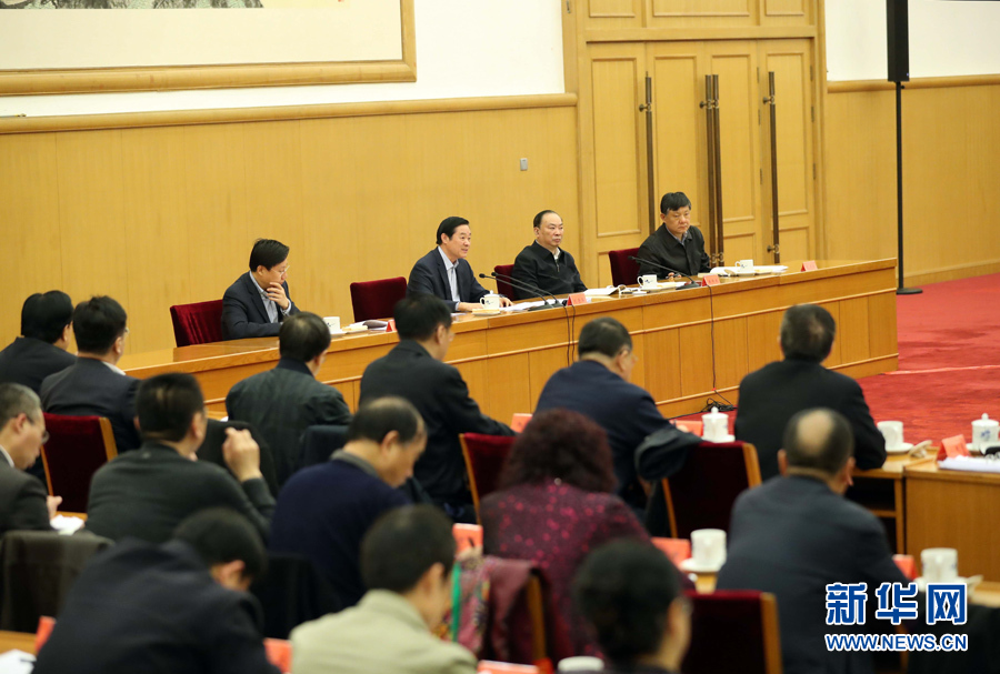 3月23日，治國(guó)理政論壇“‘四個(gè)全面’戰(zhàn)略布局系列理論研討會(huì)”首場(chǎng)研討會(huì)在北京召開(kāi)，中共中央政治局委員、中央書記處書記、中宣部部長(zhǎng)劉奇葆出席會(huì)議并講話。新華社記者 劉衛(wèi)兵 攝
