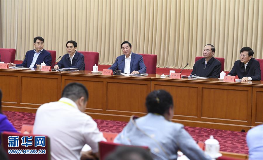5月18日，中共中央政治局委員、中央書記處書記、中宣部部長劉奇葆在北京出席紀(jì)念新華書店成立80周年座談會并講話。 新華社記者 張領(lǐng) 攝