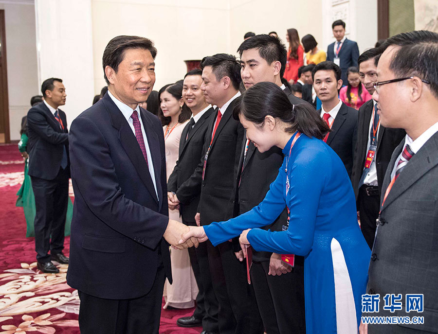 5月22日，中共中央政治局委員、國家副主席李源潮在北京會見越南胡志明共青團中央書記處第一書記黎國鋒率領的越南青年代表團。 新華社記者李濤 攝