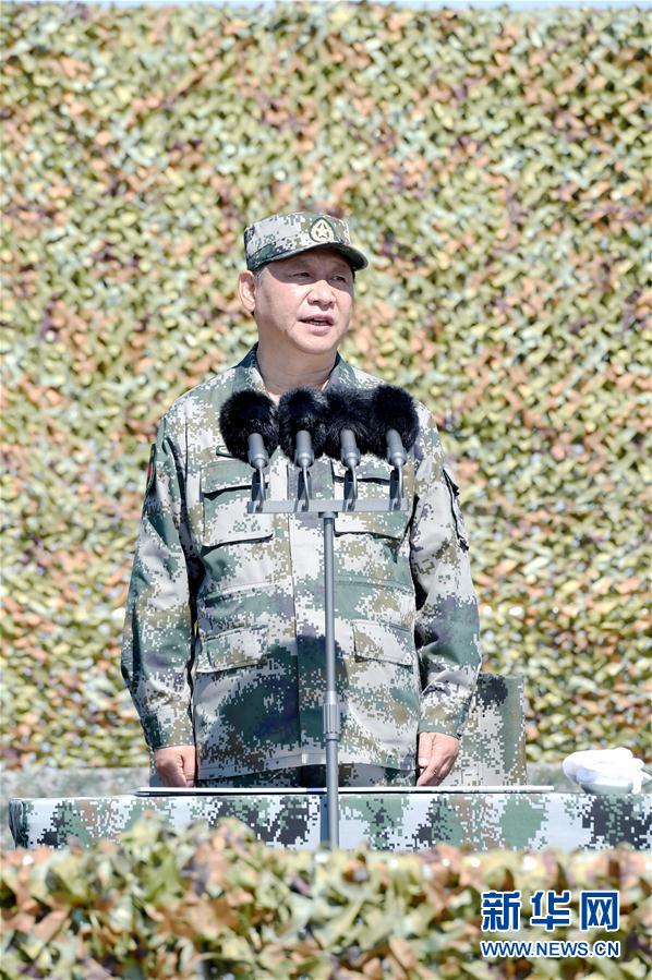 7月30日上午，慶祝中國人民解放軍建軍90周年閱兵在朱日和聯(lián)合訓練基地隆重舉行。中共中央總書記、國家主席、中央軍委主席習近平檢閱部隊并發(fā)表重要講話。新華社記者 蘭紅光攝