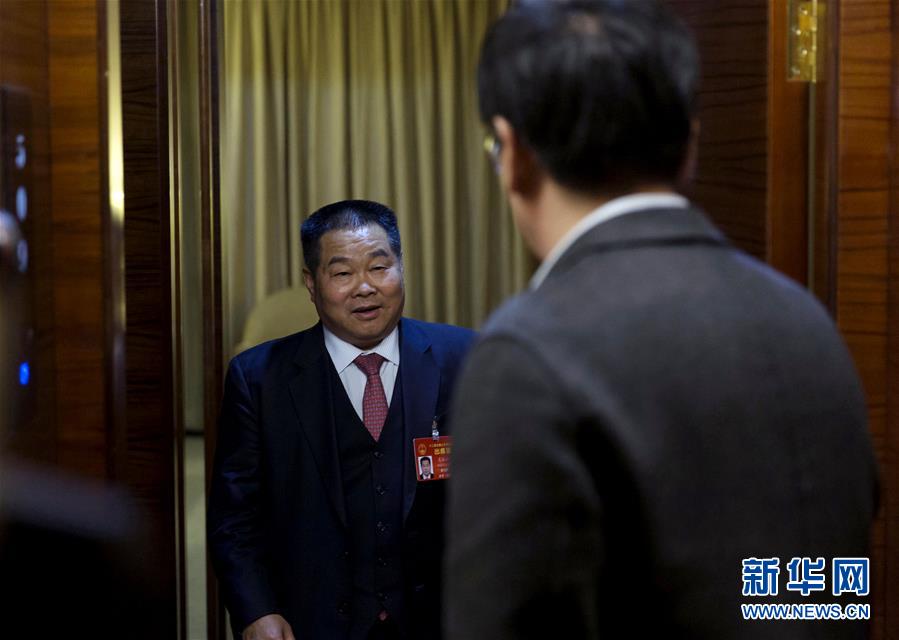 （兩會(huì)·圖文互動(dòng)）（1）一場(chǎng)特殊的會(huì)客——人大代表“會(huì)見”國家發(fā)改委司長