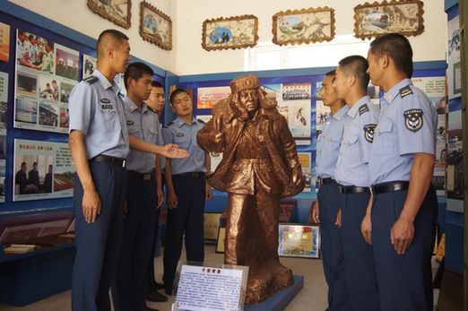 【網(wǎng)絡媒體國防行】軍中小能手！漠河雷達站里，別樣軍旅文化生活讓人“驚艷”