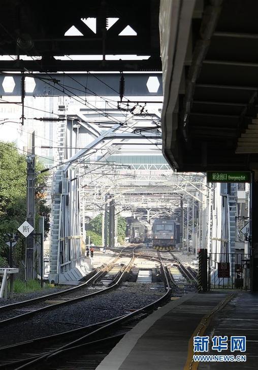（圖文互動）（5）四十年、一扇窗——兩地值守者眼中的羅湖橋