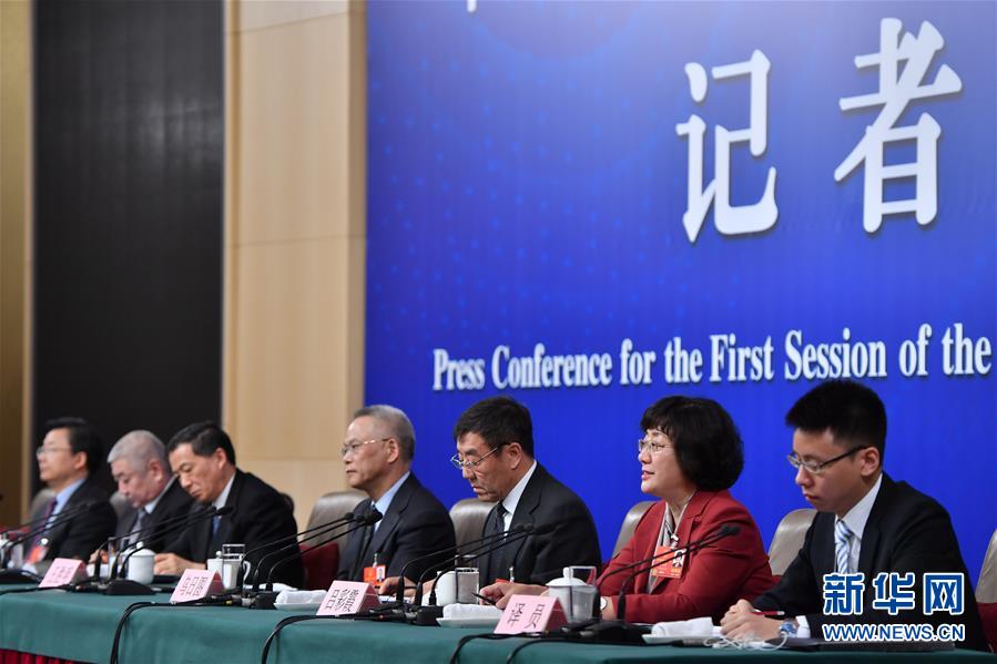 (兩會(huì)·XHDW)(11)全國(guó)人大相關(guān)負(fù)責(zé)人就“人大立法工作”答記者問