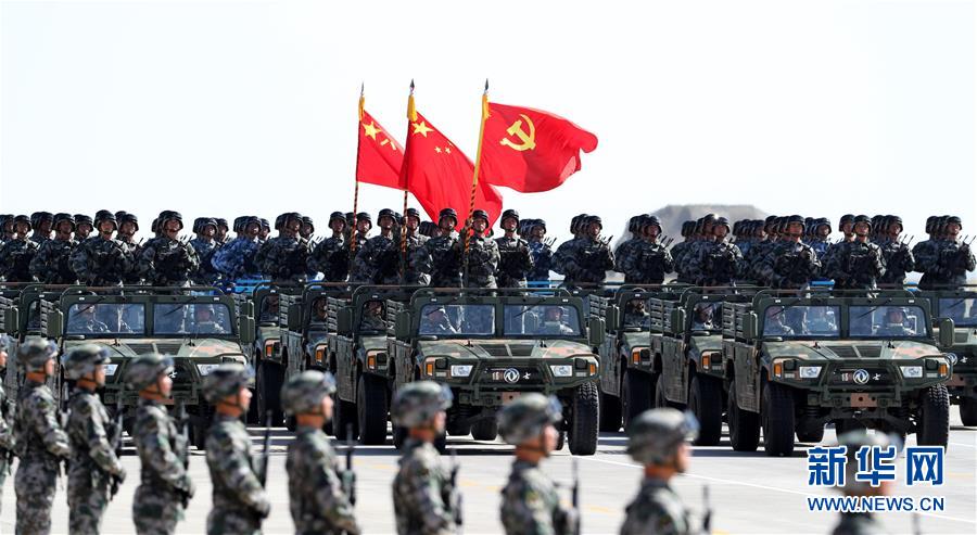 （新華全媒頭條·強(qiáng)軍思想引領(lǐng)新征程·圖文互動(dòng)）（8）那一刻，我們光榮接受檢閱