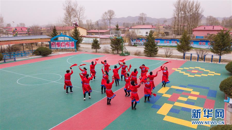 （壯麗70年&middot;奮斗新時(shí)代&middot;圖文互動(dòng)）（3）情同一家，守望相助，共奔小康&mdash;&mdash;內(nèi)蒙古興安盟巴彥敖包嘎查民族團(tuán)結(jié)見(jiàn)聞