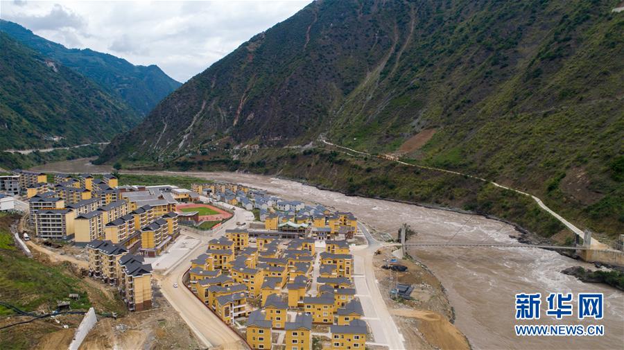 （直過(guò)民族脫貧攻堅(jiān)&middot;圖文互動(dòng)）（1）下山！傈僳群眾開(kāi)啟新生活