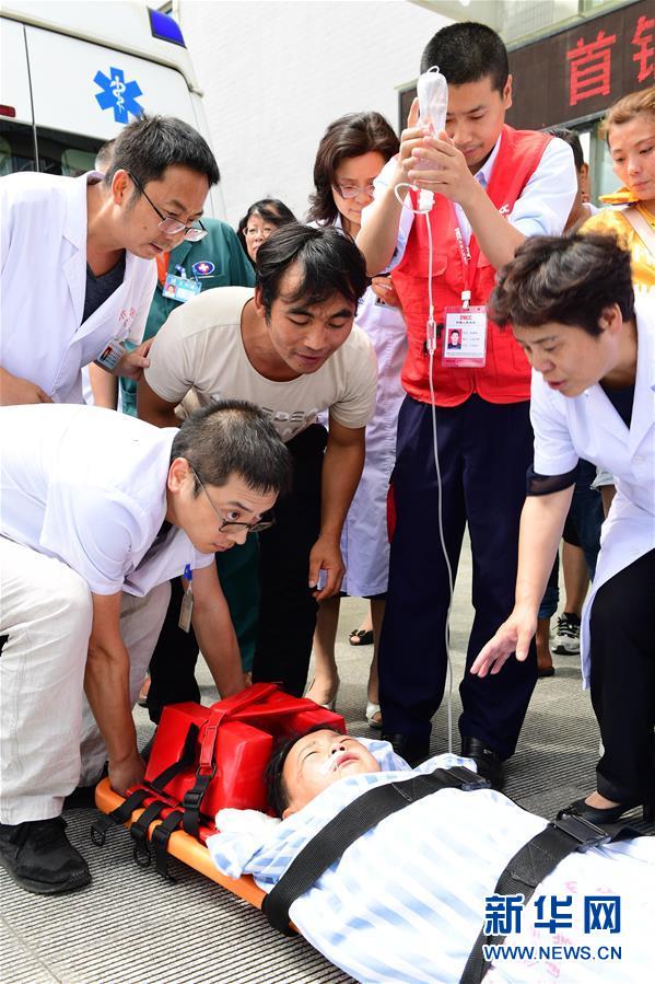 （新華全媒頭條&middot;圖文互動(dòng)）（10）有一絲希望，就盡百倍努力&mdash;&mdash;貴州水城&ldquo;7&middot;23&rdquo;特大山體滑坡72小時(shí)救援紀(jì)實(shí)