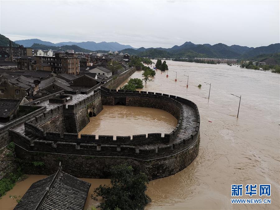（關(guān)注“利奇馬”·圖文互動）（3）古城洪災(zāi) 八方馳援——洪水災(zāi)害下的浙江臨?，F(xiàn)場目擊