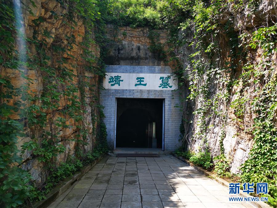 （新華調(diào)查·新中國(guó)考古重大發(fā)現(xiàn)·圖文互動(dòng)）（3）滿城漢墓：點(diǎn)一盞長(zhǎng)信宮燈，看不盡金縷玉衣