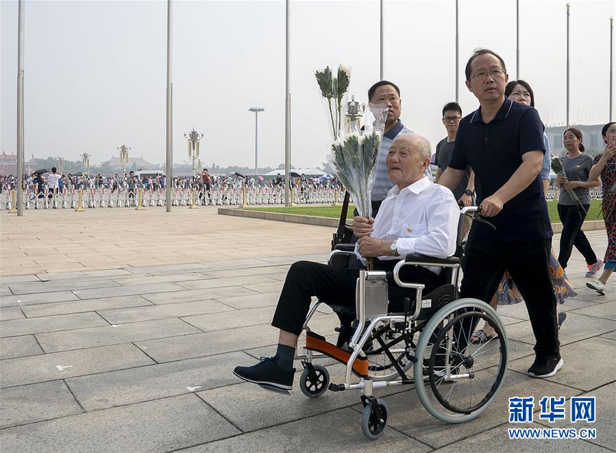（壯麗70年·奮斗新時代——共和國榮光）（2）張富清：緊跟黨走，做黨的好戰(zhàn)士