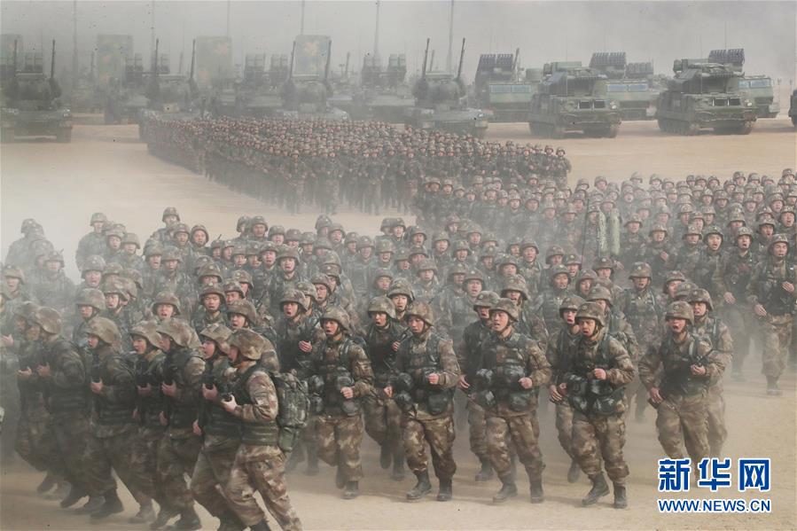 （新華全媒頭條·圖文互動）（4）沿著中國特色強軍之路闊步前進——黨中央、中央軍委領(lǐng)導(dǎo)推進國防和軍隊建設(shè)70年紀實
