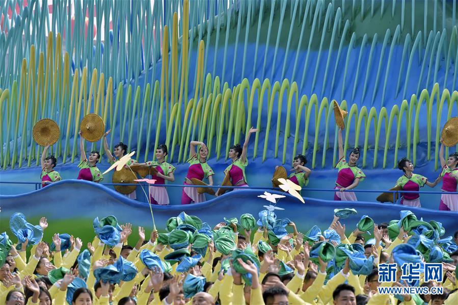 （新華全媒頭條&middot;圖文互動）（12）凝聚愛國主義的磅礴力量！&mdash;&mdash;新中國成立70周年盛典啟示錄