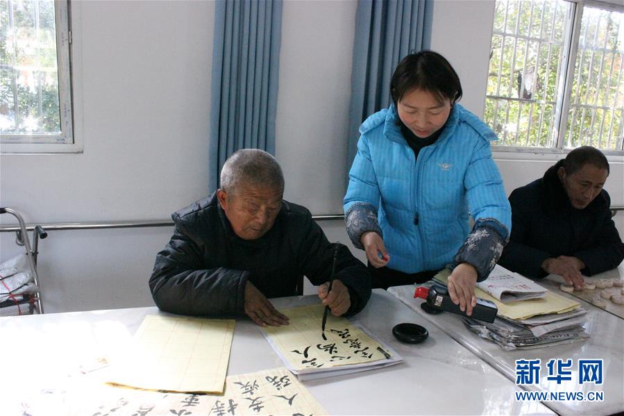 （在習近平新時代中國特色社會主義思想指引下——新時代新作為新篇章·總書記關切脫貧事·圖文互動）（3）醫(yī)療扶貧，照亮貧困家庭的明天