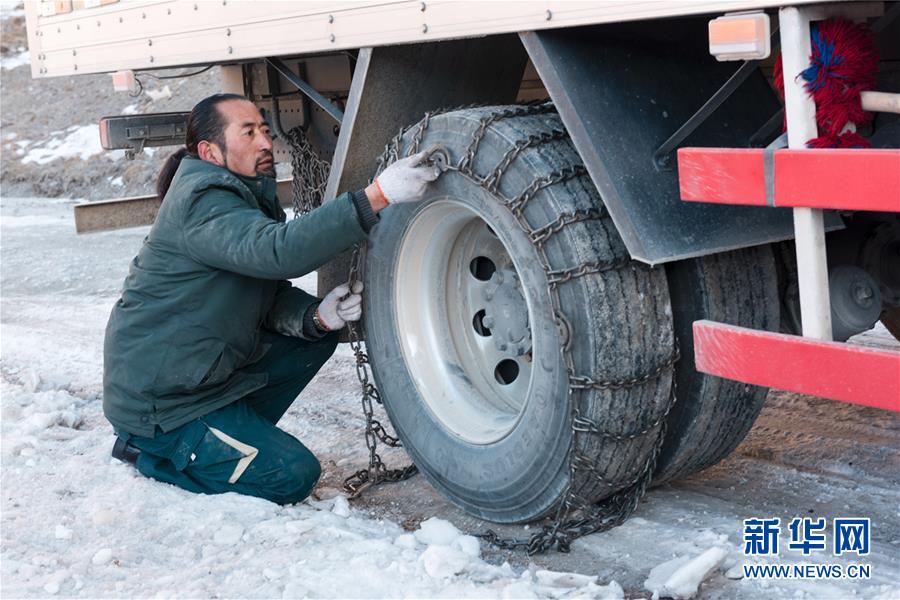 （新華全媒頭條·圖文互動）（4）格?；ㄩ_滿天路——寫在川藏公路通車65周年之際
