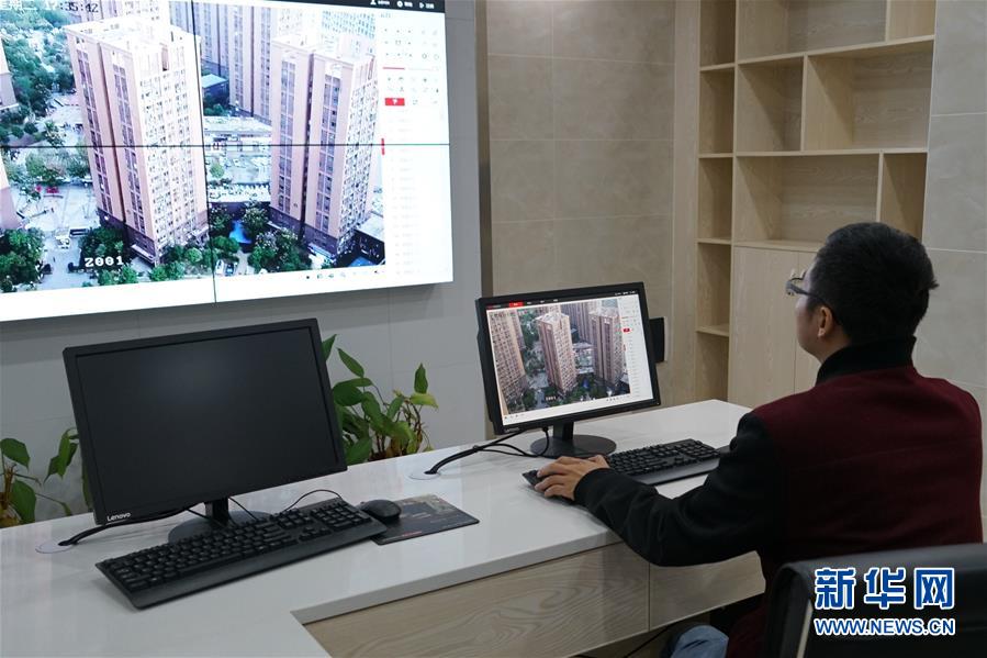 （在習(xí)近平新時代中國特色社會主義思想指引下——新時代新作為新篇章·總書記關(guān)切高質(zhì)量發(fā)展·圖文互動）（3）同一片家園，同一個夢想——棚改區(qū)里的民生新事