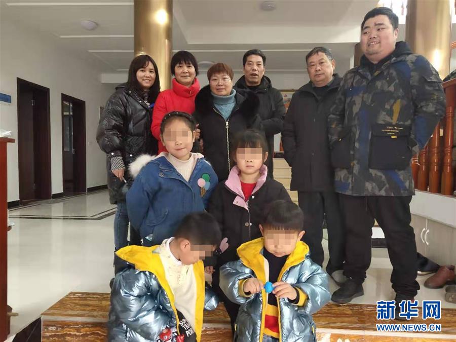 （聚焦疫情防控·圖文互動(dòng)）（2）從武漢返鄉(xiāng)的一家人：“鄰里情割不斷，自行隔離是義務(wù)”
