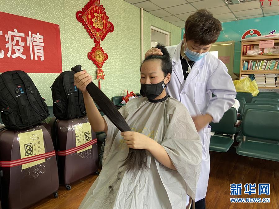 （聚焦疫情防控·圖文互動）（1）沖鋒向前，我們義無反顧——“戰(zhàn)疫”一線醫(yī)護人員群像