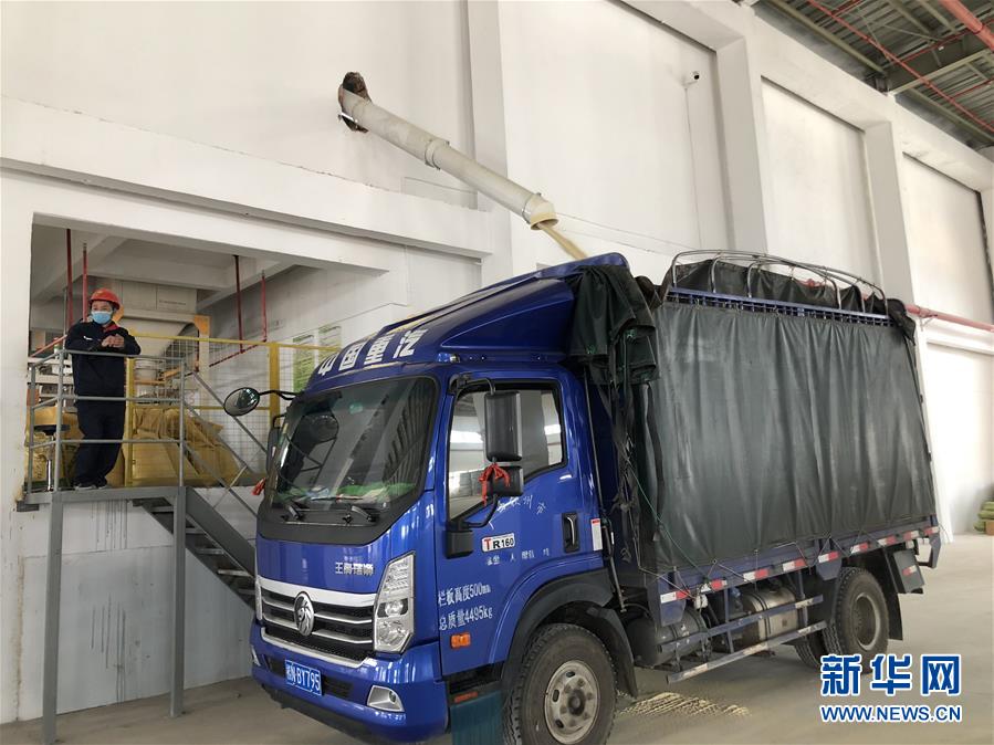 （圖文互動）（5）抓好防疫保暢，還管司機吃飯——廣西欽州保稅港區(qū)服務(wù)企業(yè)復(fù)工見聞