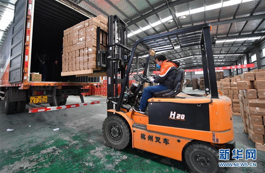 （聚焦疫情防控&middot;圖文互動(dòng)）（6）&ldquo;一輛輛車出發(fā)，春暖花開(kāi)的日子就不遠(yuǎn)了&rdquo;&mdash;&mdash;西北電商大縣陜西省武功縣復(fù)工見(jiàn)聞