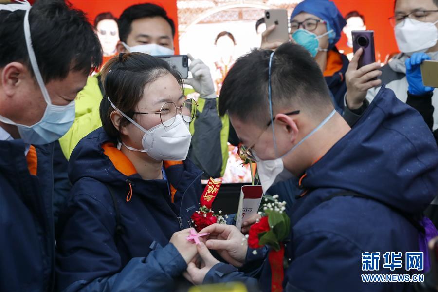 （新華全媒頭條&middot;圖文互動）（3）赤子之歌&mdash;&mdash;記奮戰(zhàn)在抗疫一線的90后白衣戰(zhàn)士