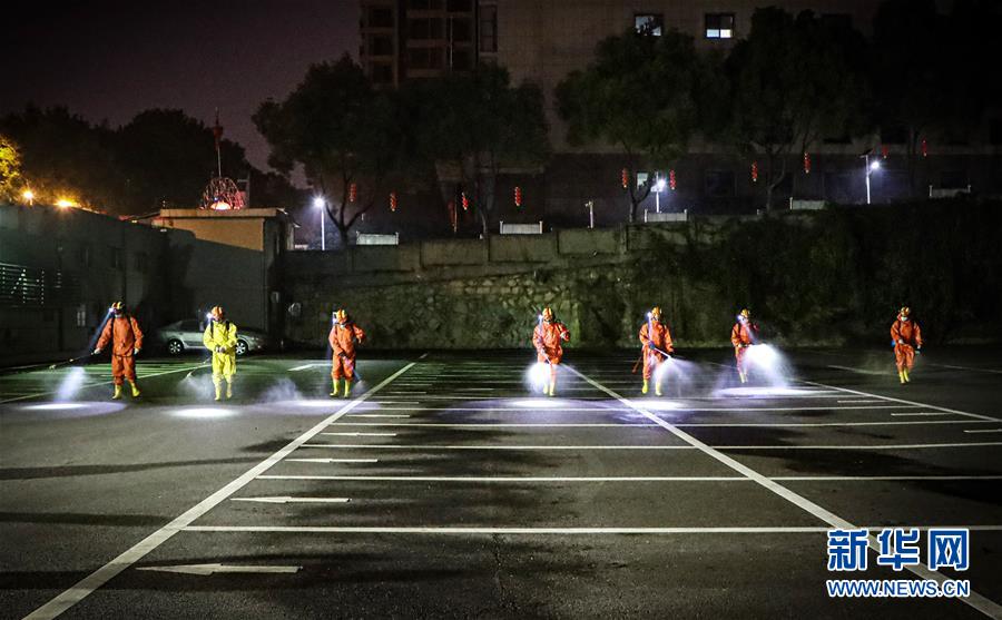 （新華全媒頭條）（12）&ldquo;疫&rdquo;線閃耀&ldquo;火焰藍&rdquo;&mdash;&mdash;記奮戰(zhàn)湖北抗疫一線的消防救援隊伍