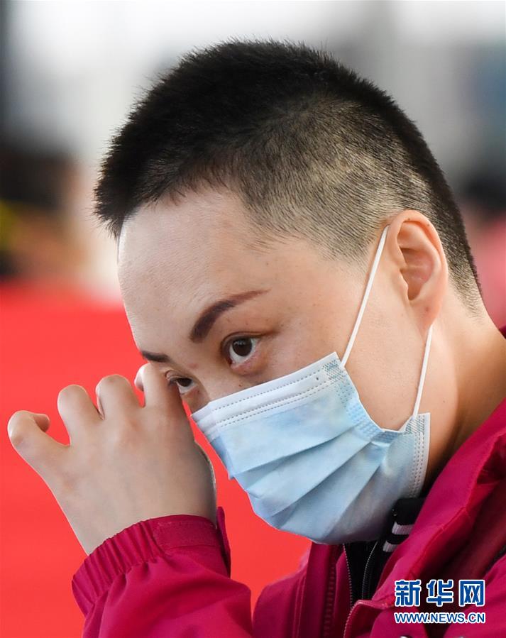 （新華全媒頭條·圖文互動）（11）最美逆行者，武漢永遠(yuǎn)記得你！——首批援鄂醫(yī)療隊(duì)返程紀(jì)實(shí)