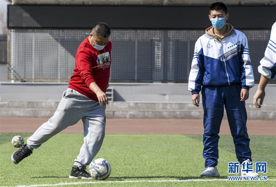 （圖文互動）（4）&ldquo;早&rdquo;安同學(xué)，&ldquo;早&rdquo;安老師！&mdash;&mdash;新疆初高中畢業(yè)班復(fù)課一周回訪見聞