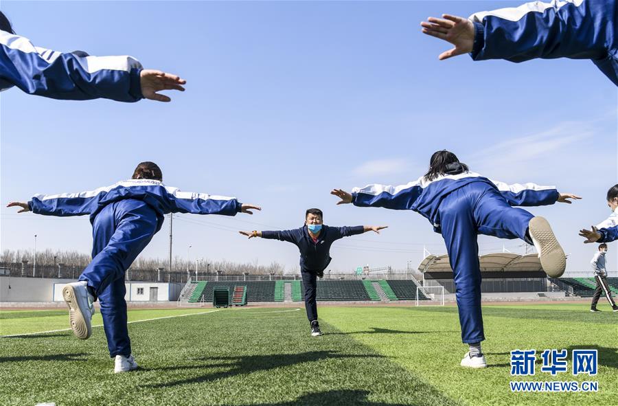 （圖文互動）（8）&ldquo;早&rdquo;安同學(xué)，&ldquo;早&rdquo;安老師！&mdash;&mdash;新疆初高中畢業(yè)班復(fù)課一周回訪見聞