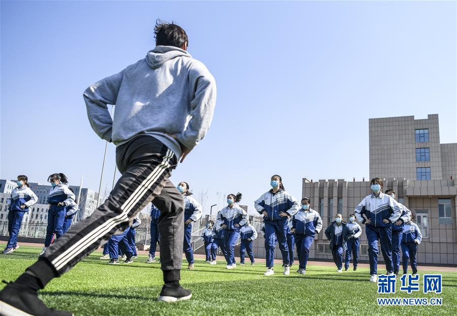 （圖文互動）（11）&ldquo;早&rdquo;安同學(xué)，&ldquo;早&rdquo;安老師！&mdash;&mdash;新疆初高中畢業(yè)班復(fù)課一周回訪見聞