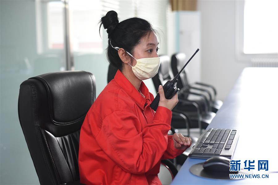 (圖文互動)(5)在戰(zhàn)“疫”中“加油打氣”——大慶油田復(fù)工復(fù)產(chǎn)見聞