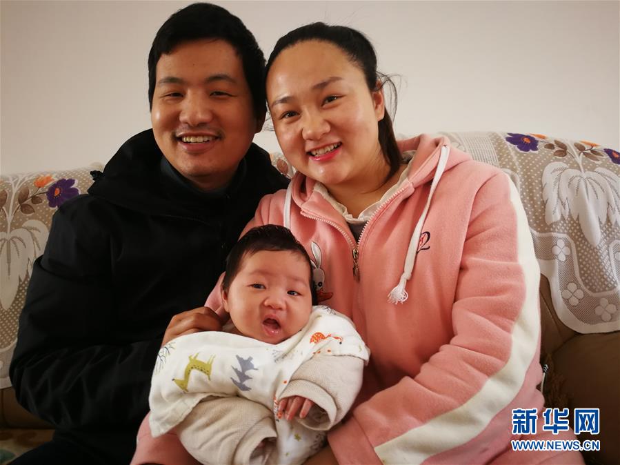 （一線抗疫群英譜·圖文互動(dòng)）（6）羅文浩：“女兒，你的名字里有溫暖，有榮光！”