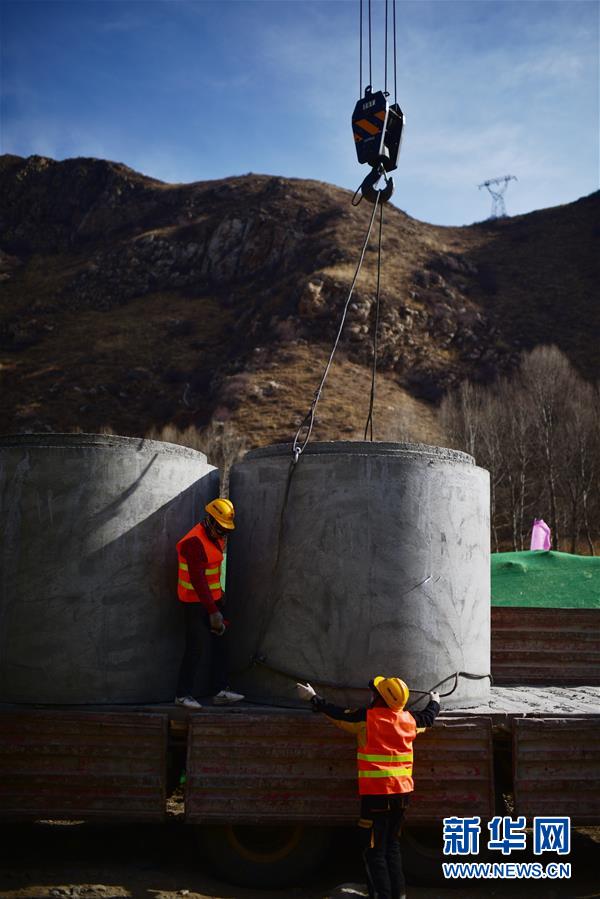 （中國經(jīng)濟(jì)新觀察&middot;圖文互動）（4）重大投資項(xiàng)目開復(fù)工提速 吹響中國經(jīng)濟(jì)復(fù)蘇&ldquo;沖鋒號&rdquo;