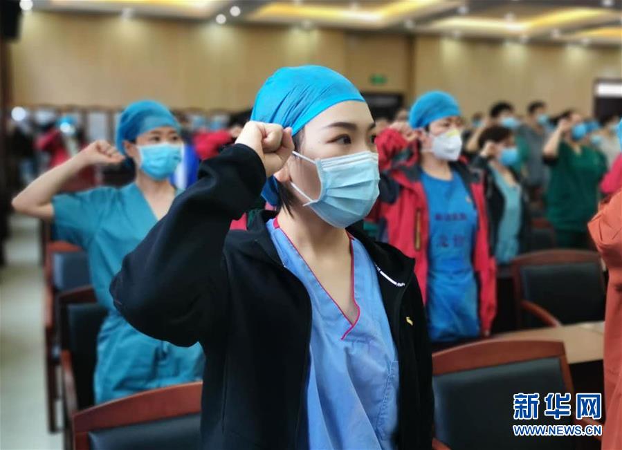 （圖文互動(dòng)）（1）長(zhǎng)大，只是一瞬間的事——天津“90后”護(hù)士的武漢戰(zhàn)“疫”記憶