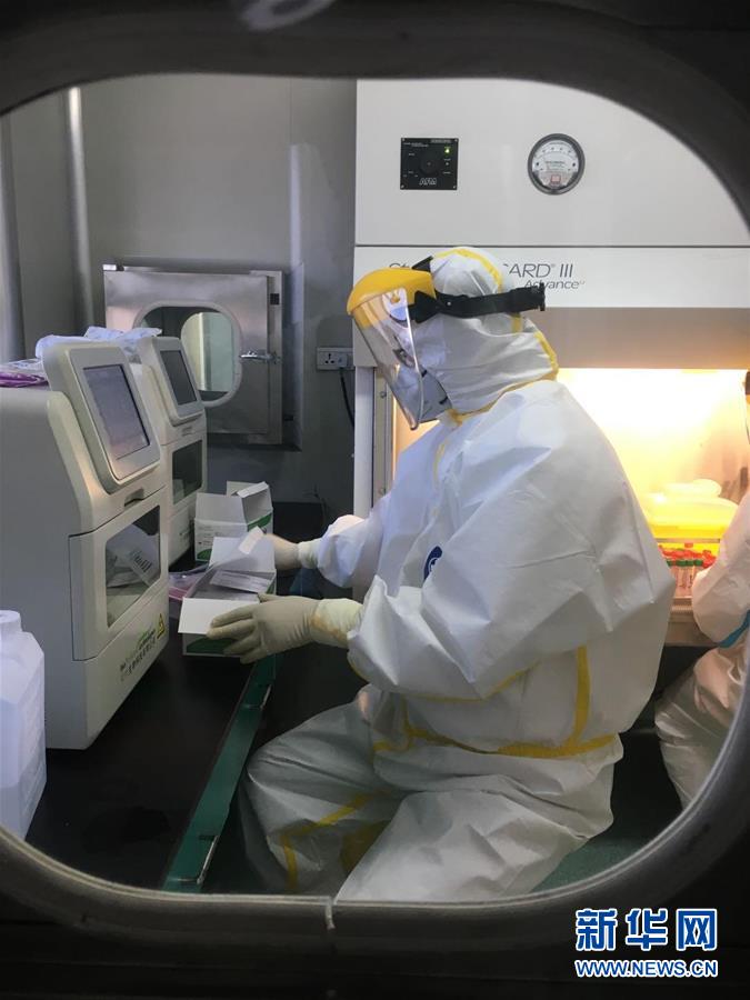 （一線抗疫群英譜·圖文互動）（2）山西檢測員伉儷：疫情不退，決不放松